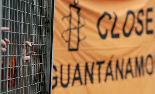 Protesta pidiendo el cierre de Guantánamo en Budapest (Reuters)