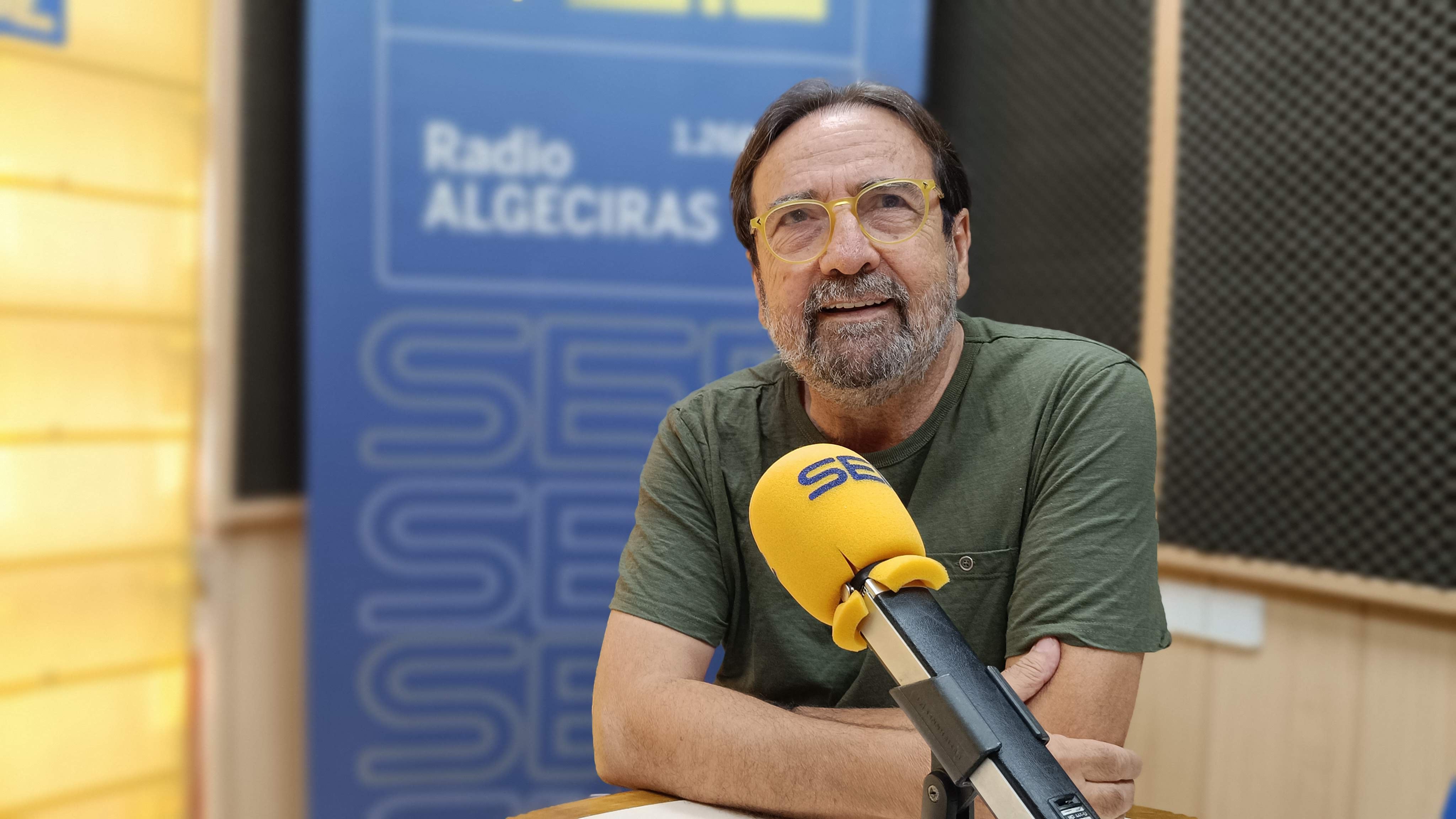 Pepe Barroso en los estudios de Radio Algeciras.