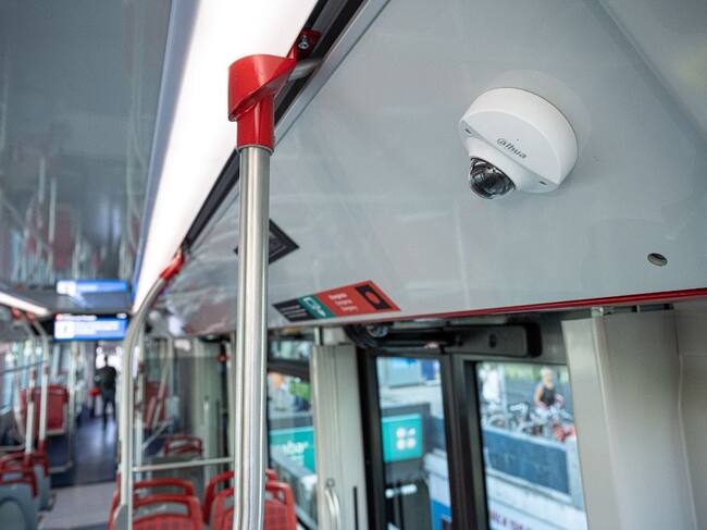 Una de les càmeres instal·lades als autobusos de TMB