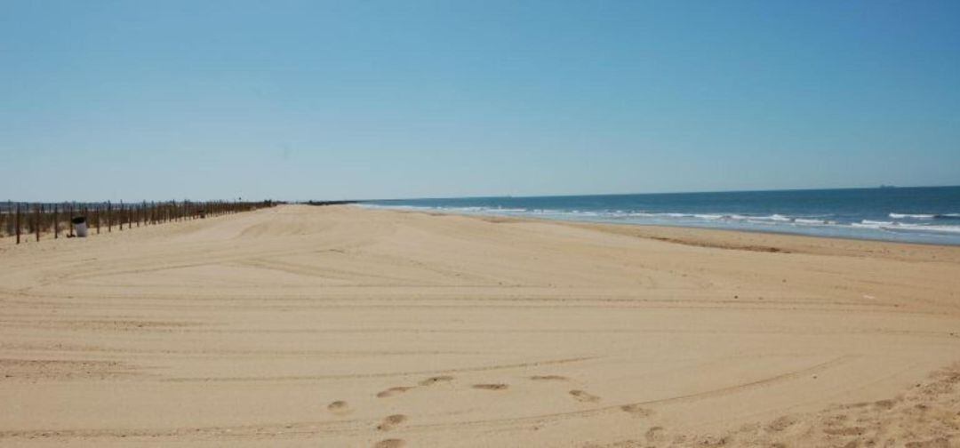 Imagen de la playa del Espigón, Huelva.