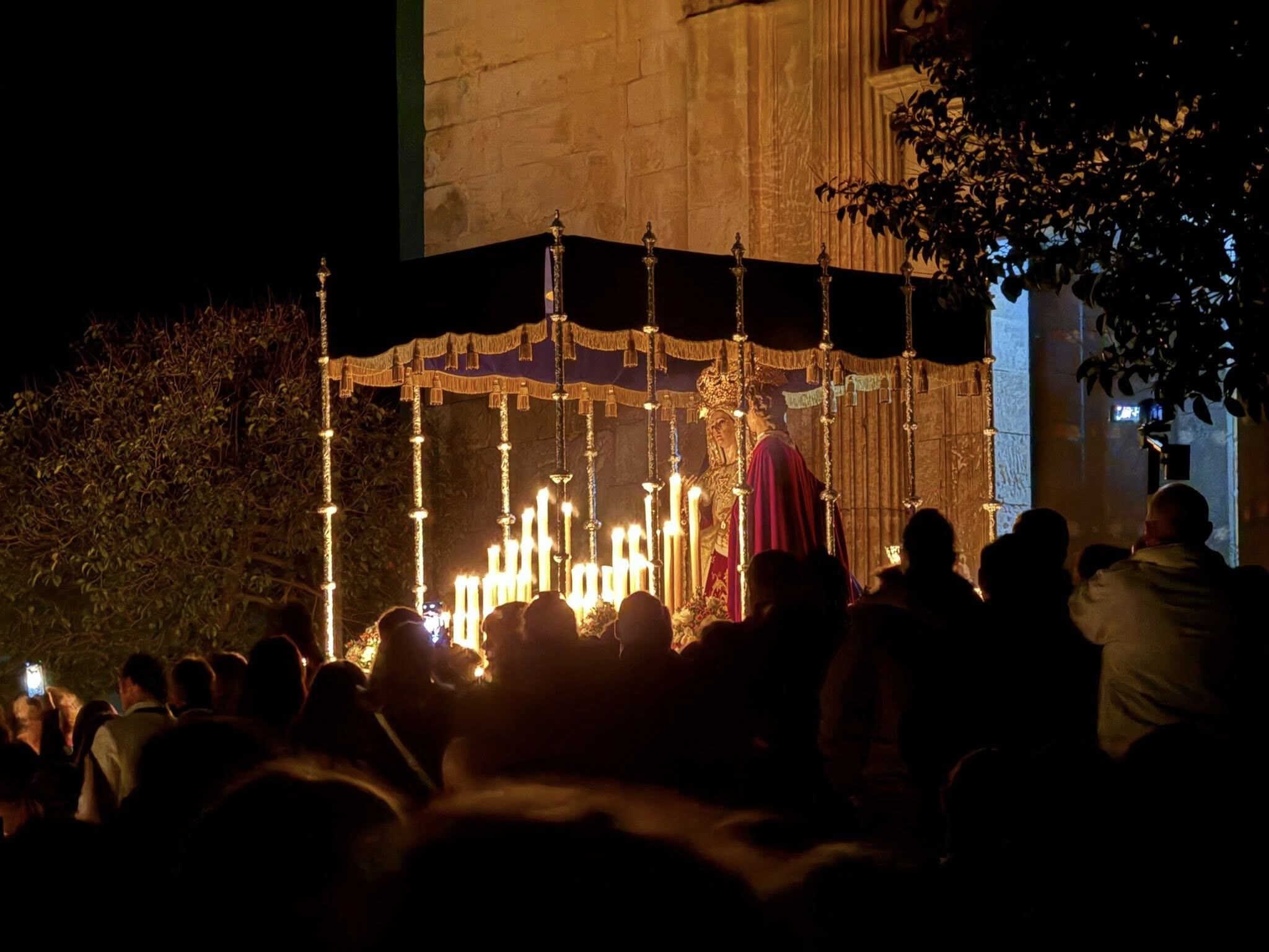 María Santísima de la Amargura en su salida del templo de la Asunción