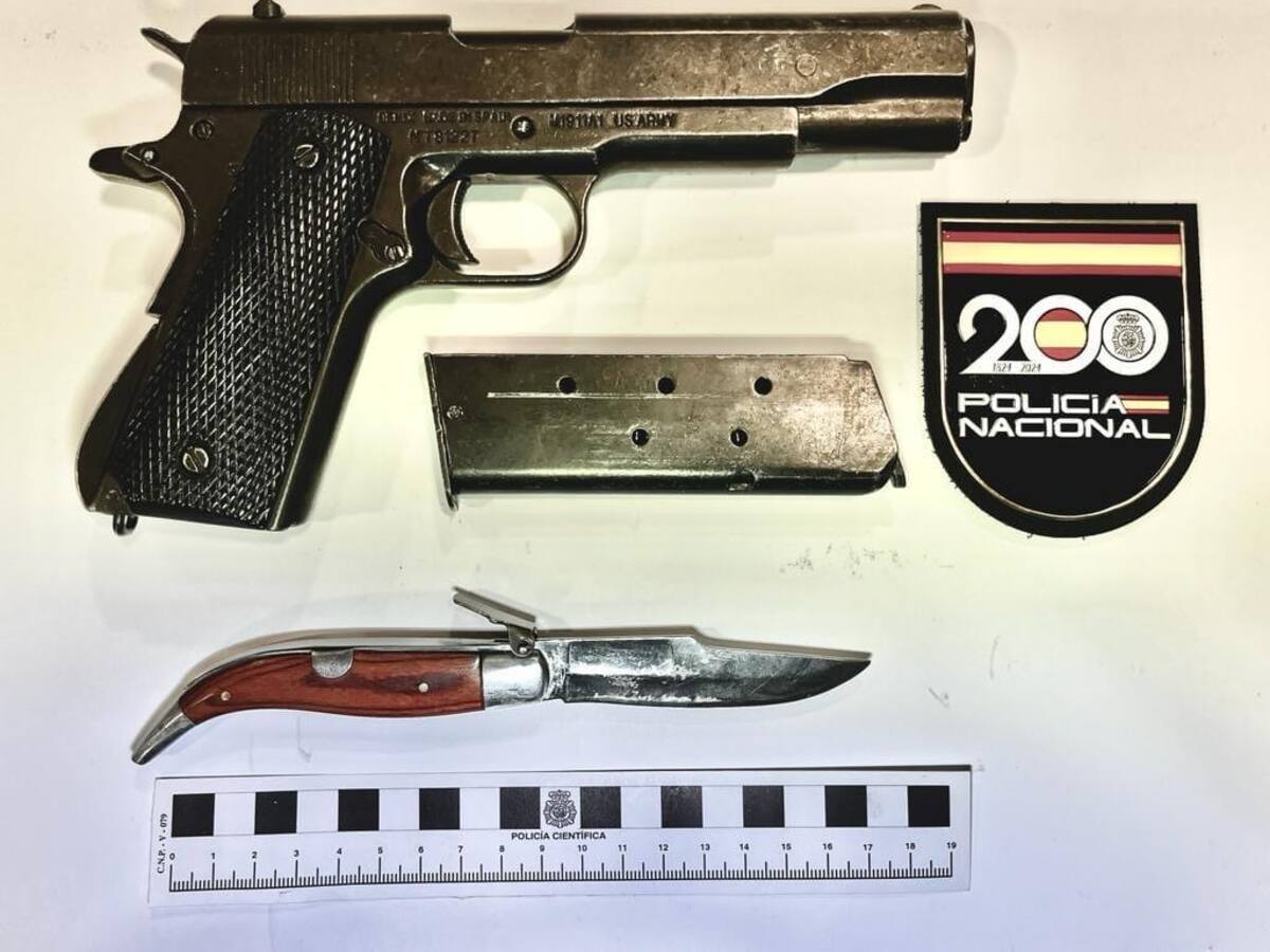 Detenido en Astorga por amenazar a su madre con un arma de fuego simulada