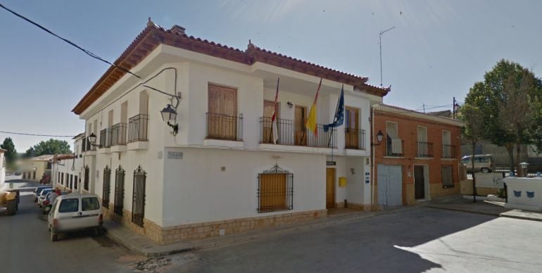 Fachada del Ayuntamiento de Villalgordo del Marquesado.