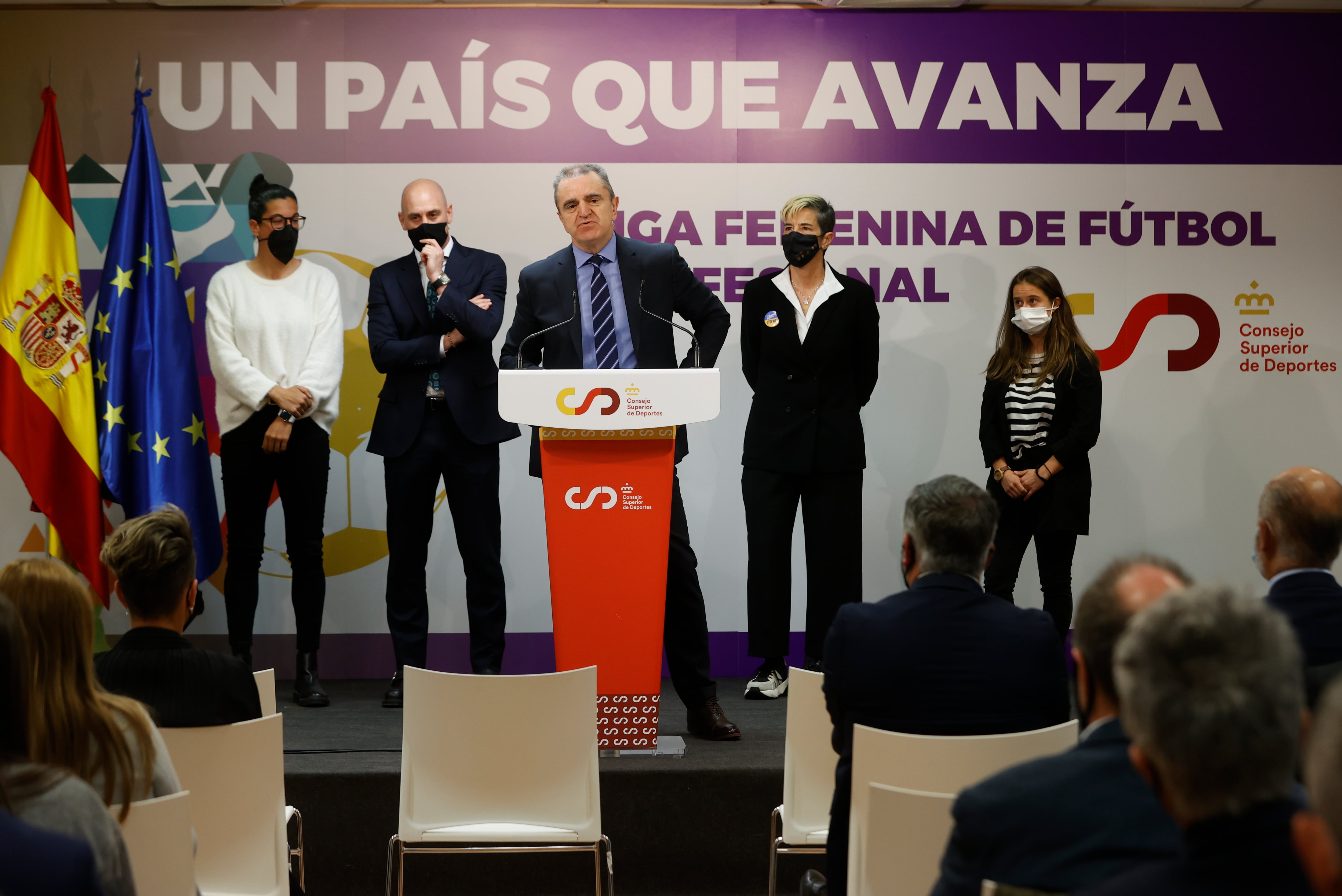 El presidente del CSD, José Manuel Franco, durante su intervención tras la reunión que la Comisión Directiva del Consejo Superior de Deportes