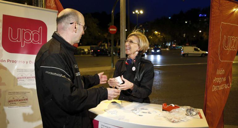 La líder de UPyD, Rosa Diez, haciendo campaña (Imagen de archivo)