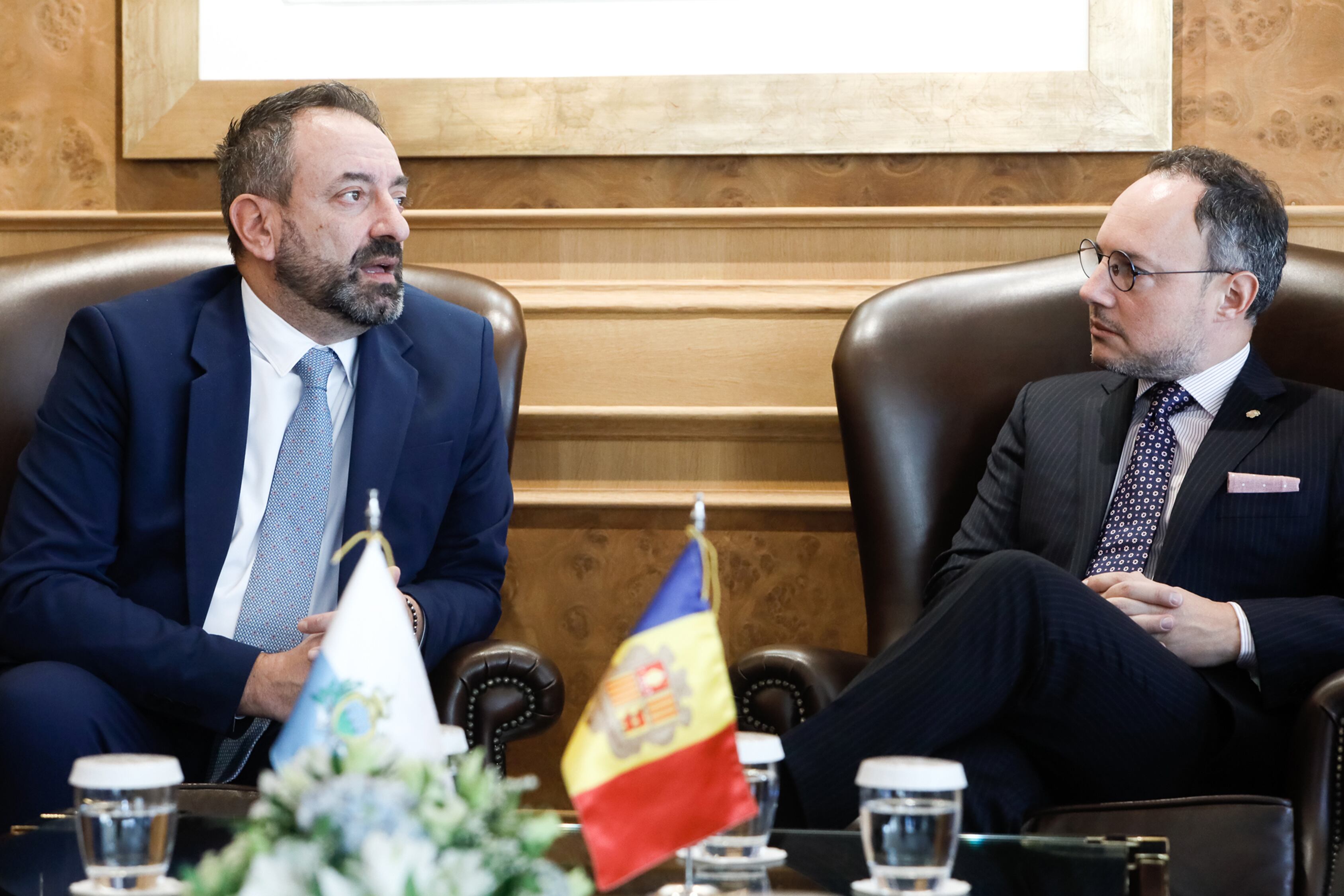 El ministre d'Afers Exteriors, Cooperació Econòmica Internacional i Telecomunicacions de la República de San Marino, Luca Beccari, i el cap de Govern, Xavier Espot.