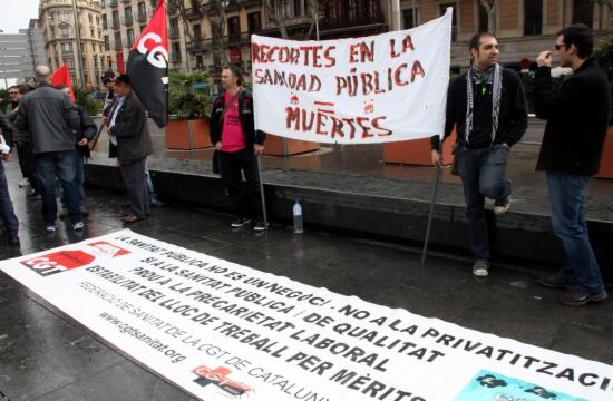 Treballadors sanitaris es van manifestar a Barcelona el novembre de 2011 arran del cas de la dona de Tossa morta per un aneurisma