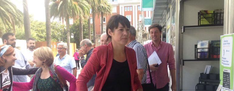 Ana Pontón, del BNG, en su visita a la Feria del libro