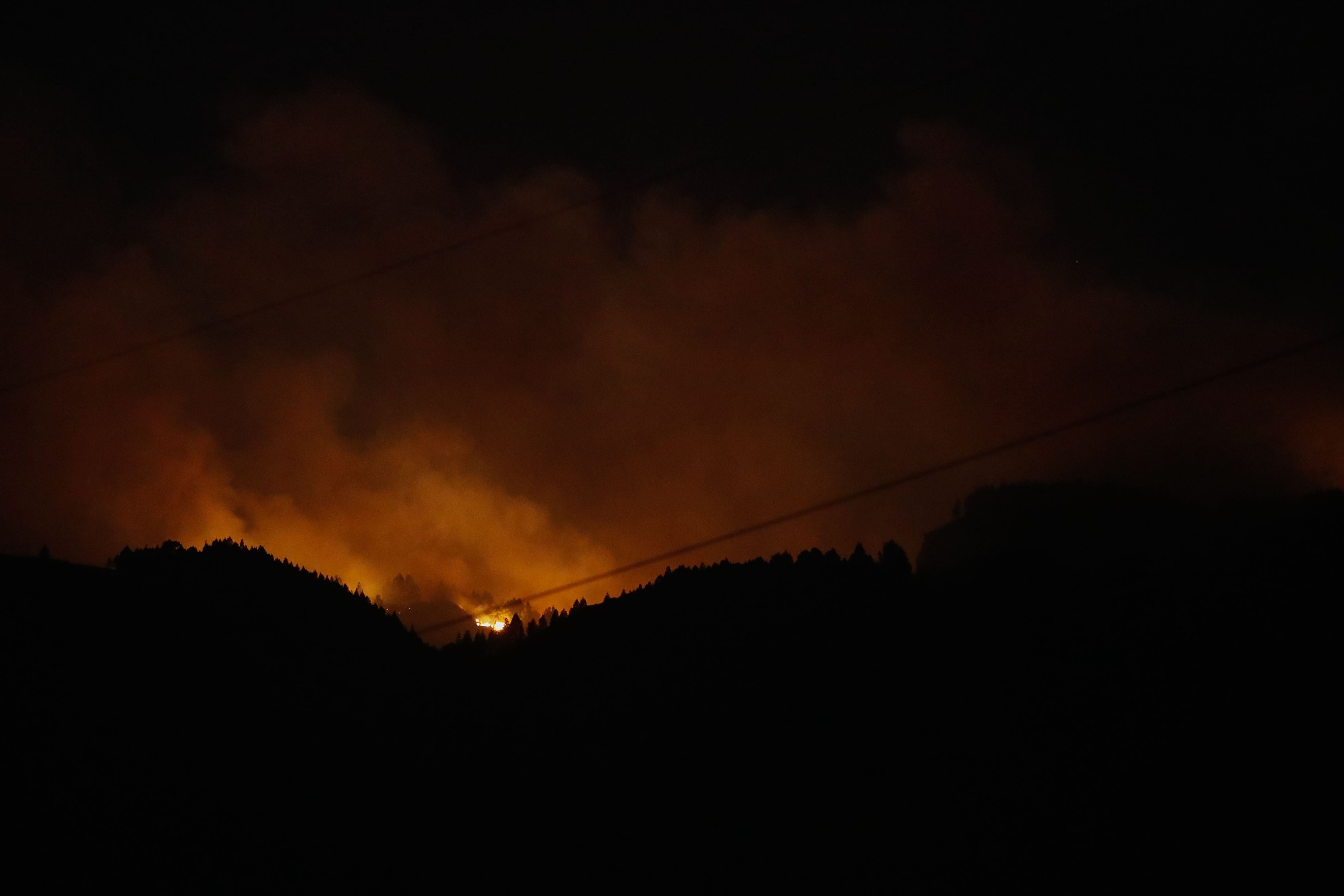 El incendio que se declaró este martes en la cumbre de Gran Canaria no ha ocasionado daños en viviendas ni en infraestructuras