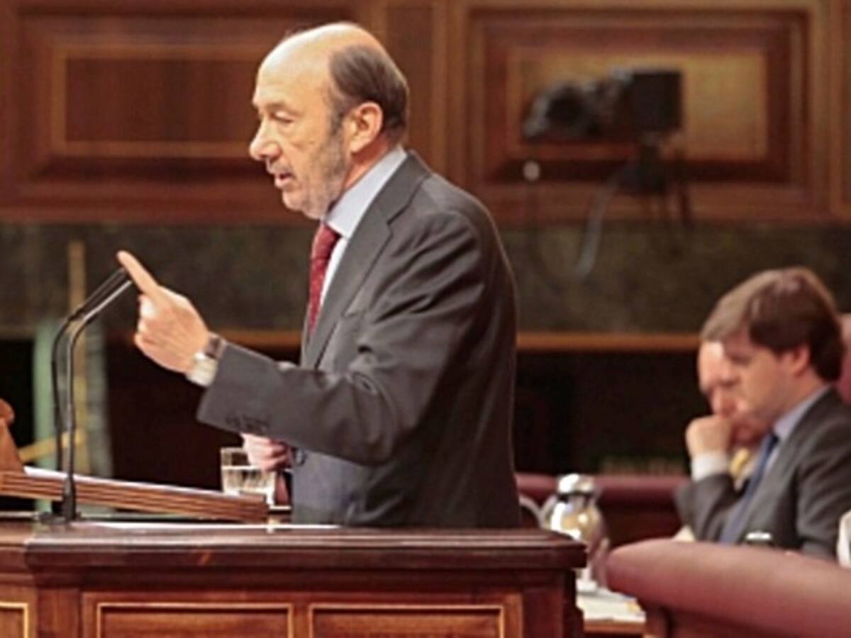 Rubalcaba: "Una nova Constitució i un nou Estatut"