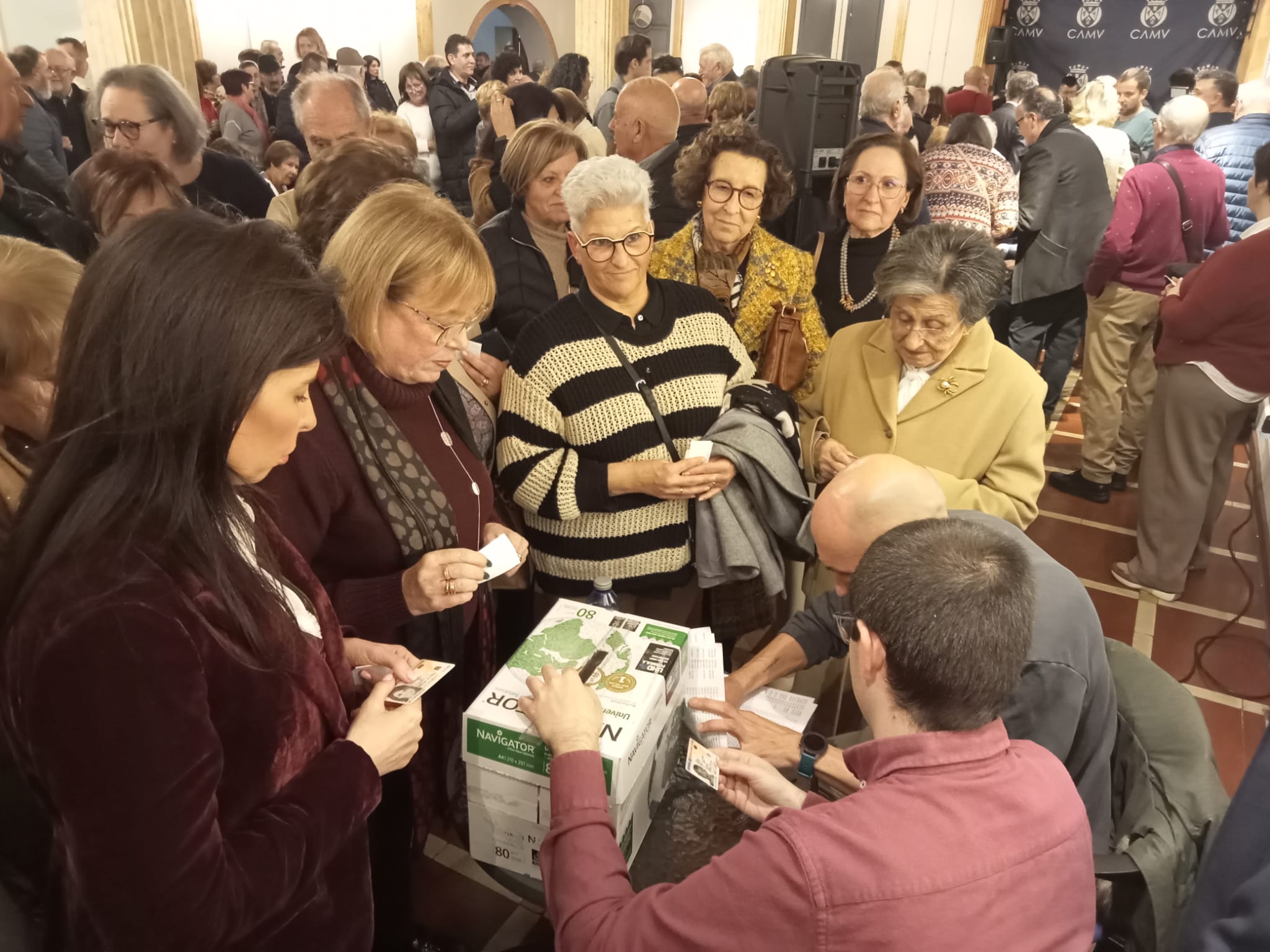 Votaciones en una de las mesas