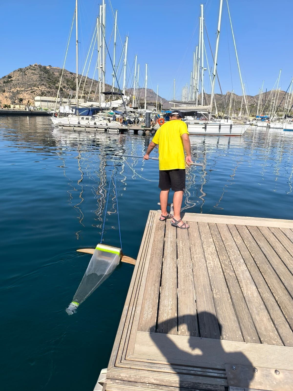 Recoger muestras en el puerto y fabricar un microscopio son algunas de las actividades del Campus Talentum que acaba este viernes en Cartagena