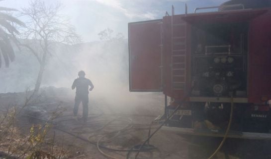 Zona afectada por el incendio en el barrio de la alcantarilla de Jaén.