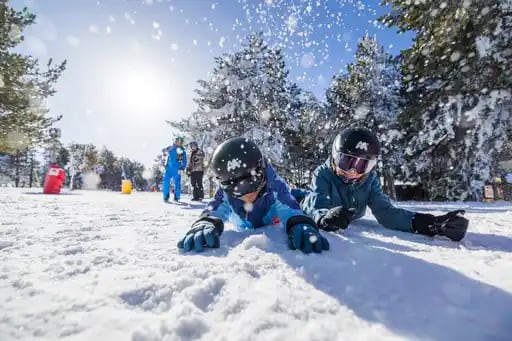 Una campaña compatible con los convenios de esquí escolar de las Diputaciones y los centros invernales