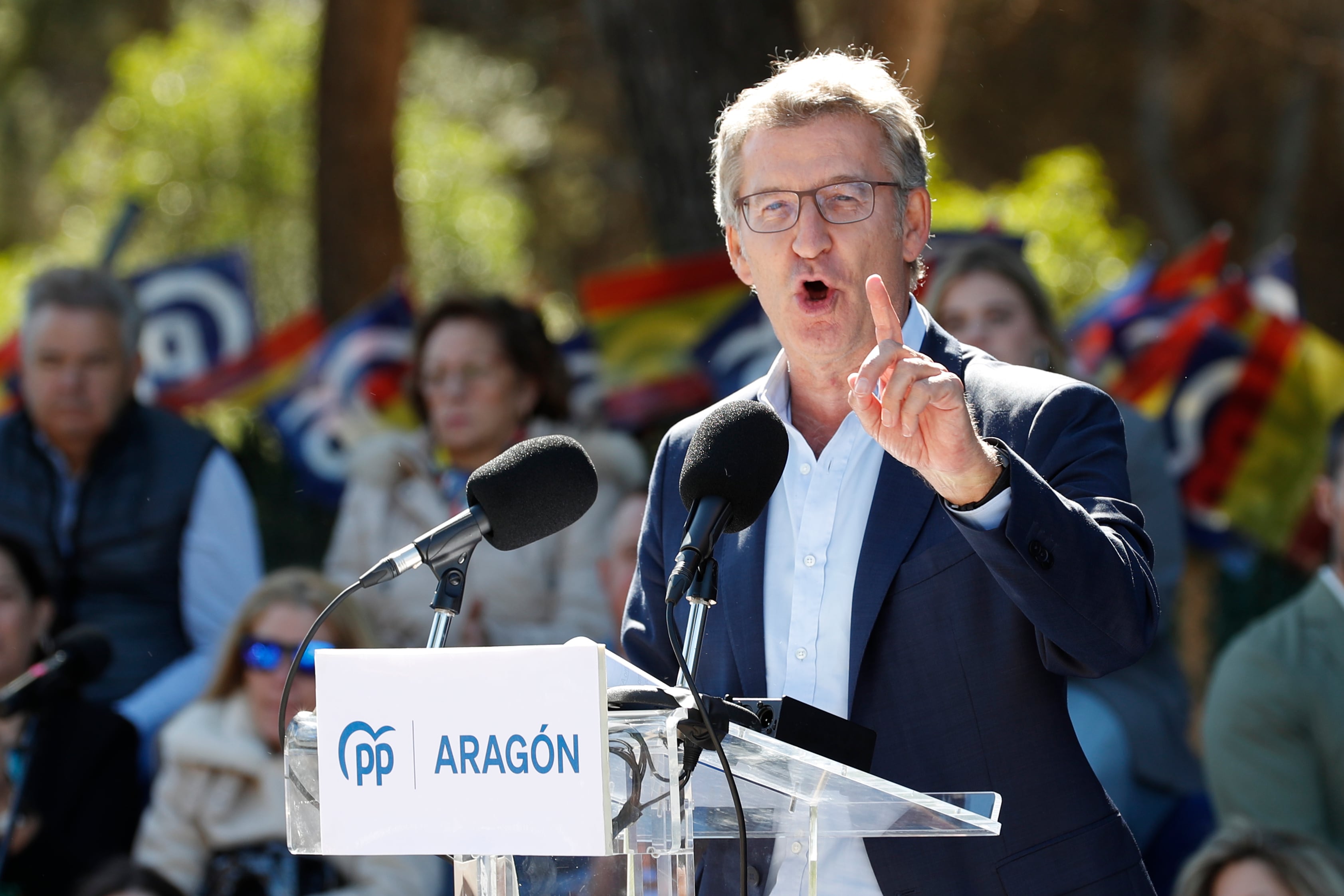 El presidente nacional del PP, Alberto Núñez Feijóo participa en el Día del Afiliado, con la entrega de carnés a los nuevos afiliados y actividades de convivencia.