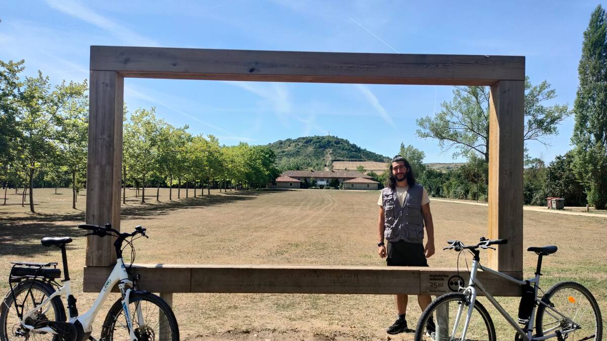 Turismo verde y sostenible: Rutas naturalistas y paseos en bicicleta.