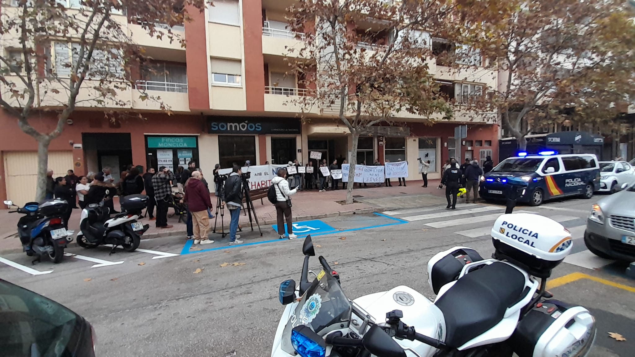 S'han viscut moments de tensió abans de conèixer-se l'ajornament del desnonament.