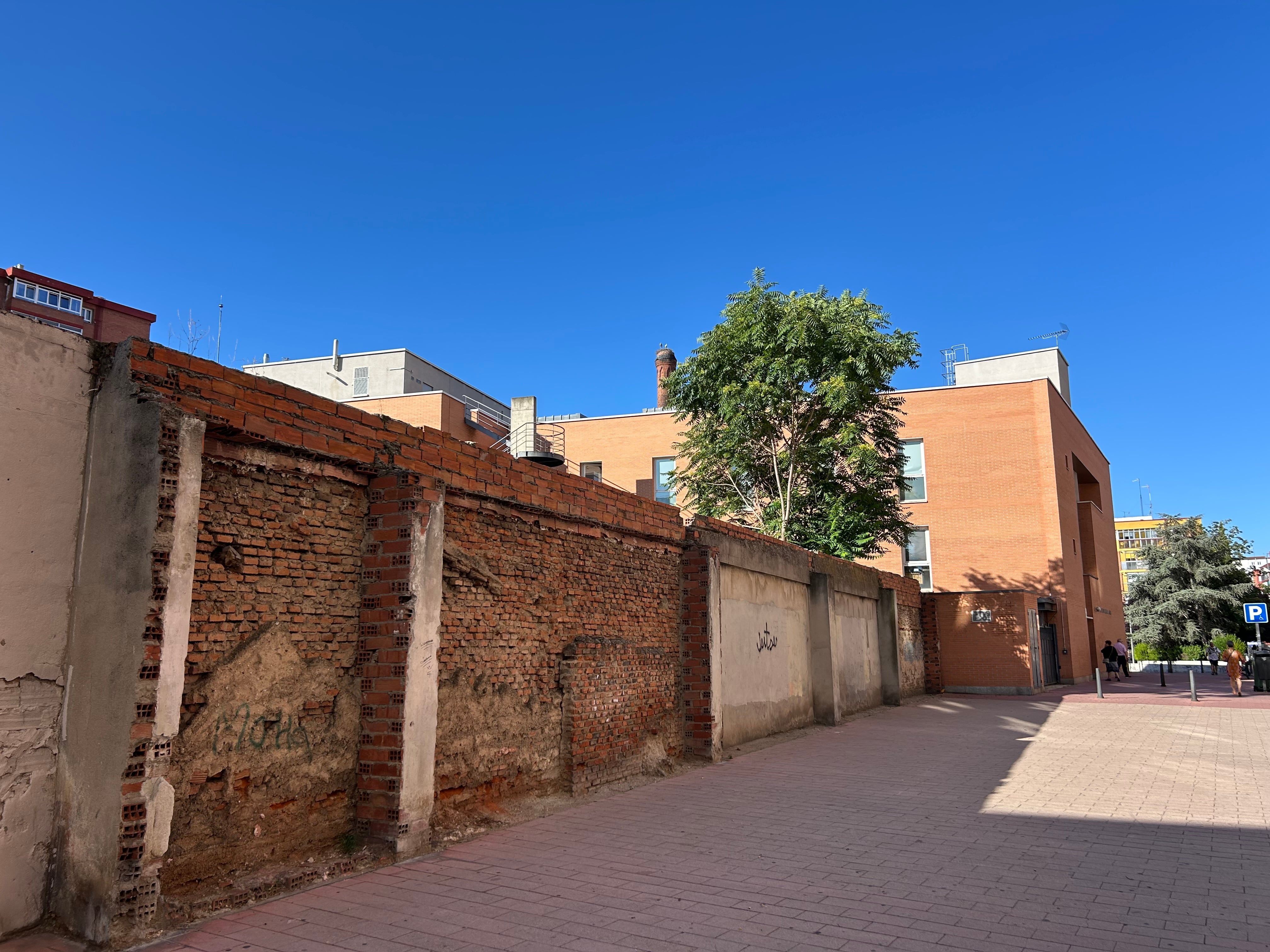 Trasera del antiguo cuartel de la Guardia Civil en la plaza Vadillos junto al Centro de Salud Pilarica-Circular | Cadena SER