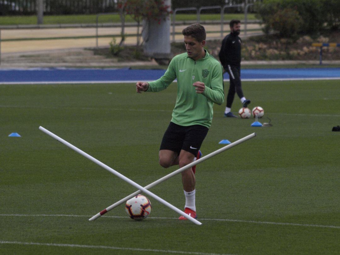 José Corpas entrenando este jueves.