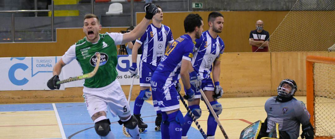 César Carballeira celebra el gol de la victoria