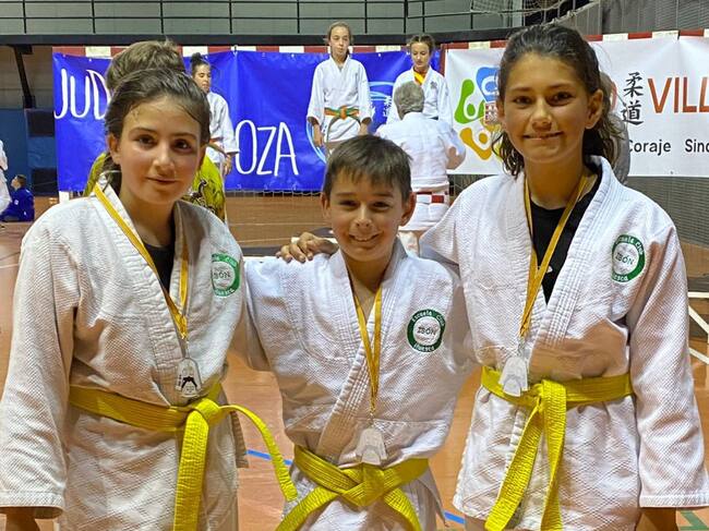 Deportistas del Club Judo Ibón de Huesca