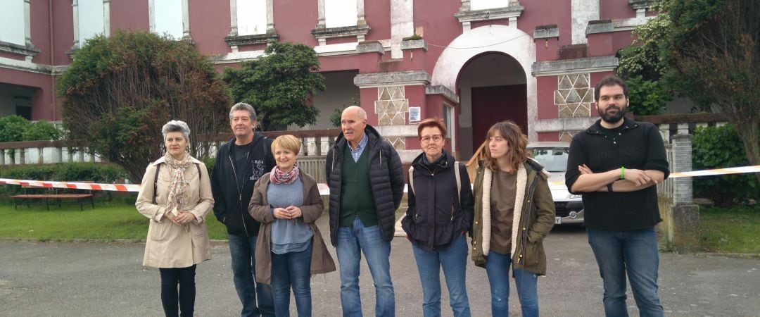 Miembros de la candidatura del BNG en la vieja prisión