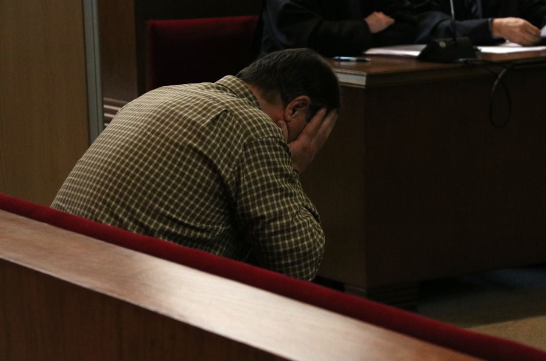 Joaquín Benítez durante el primer día del juicio del caso Maristas