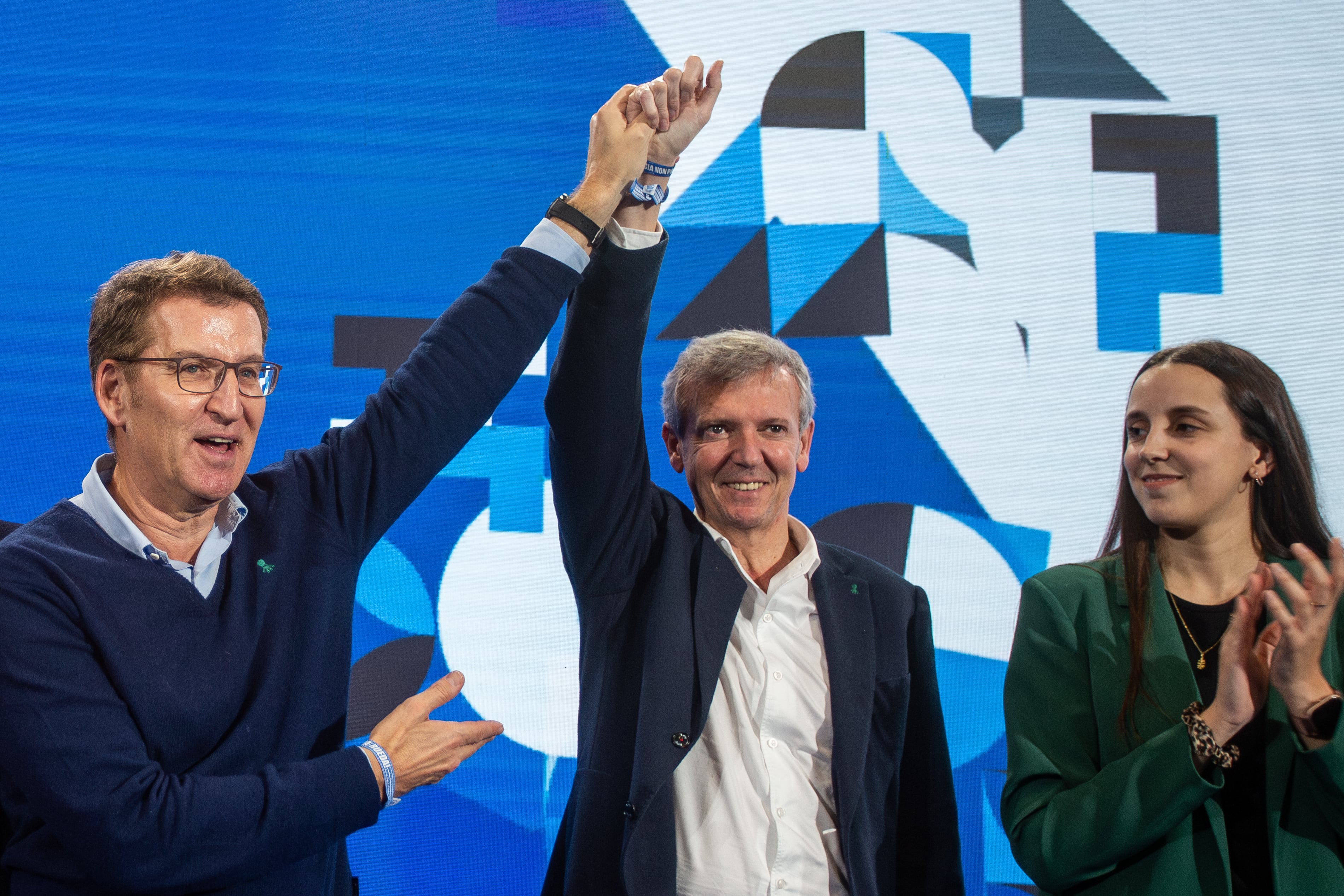 Alberto Nuñez Feijoo y Alfonso Rueda en un mitin en Lalín (Pontevedra).