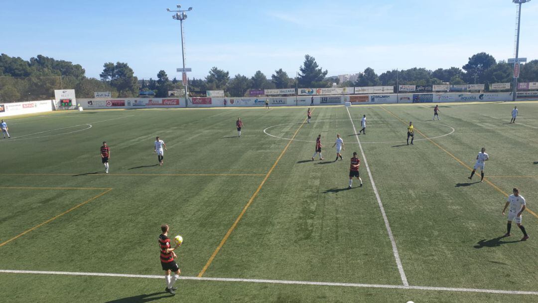 Imagen del partido jugado ayer en Santa Eulària.