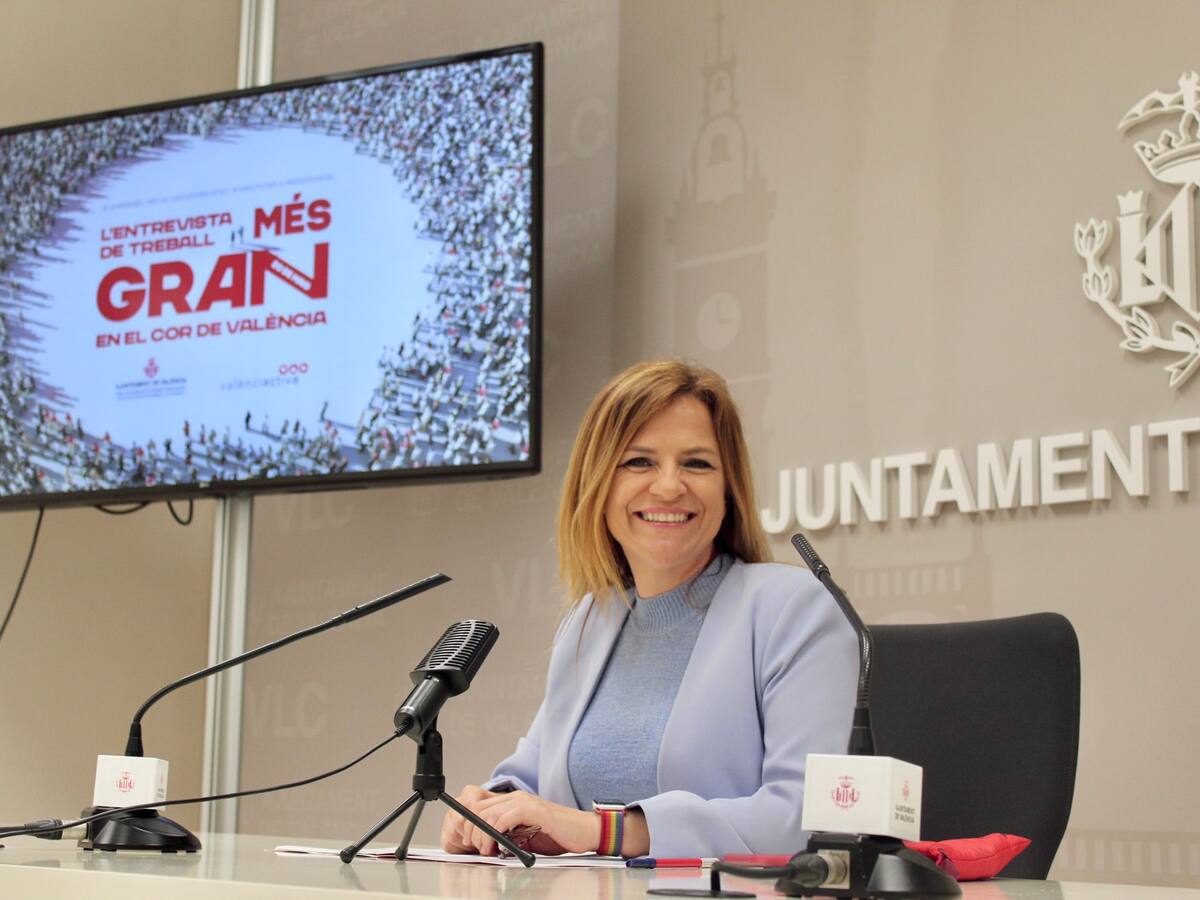 València Activa convierte la Plaza del Ayuntamiento en un espacio de oportunidades para el empleo con la II Fira Ocupació