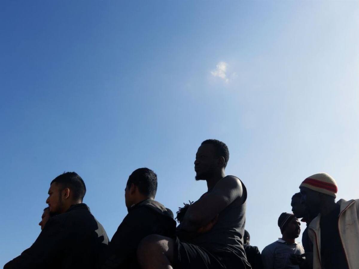 Cinco personas de una patera son trasladadas al puerto de Algeciras