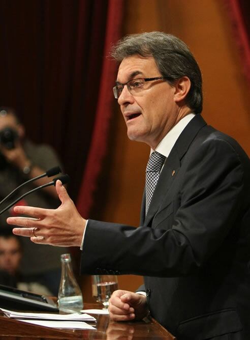 El presidente de la Generalitat, Artur Mas, ha hecho hoy un llamamiento al Parlament y al conjunto de la población catalana a &quot;cerrar filas&quot; en defensa del pacto fiscal