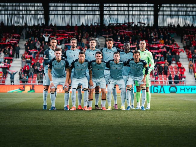 La camiseta se estrenaba en Anduva con un empate a dos goles.