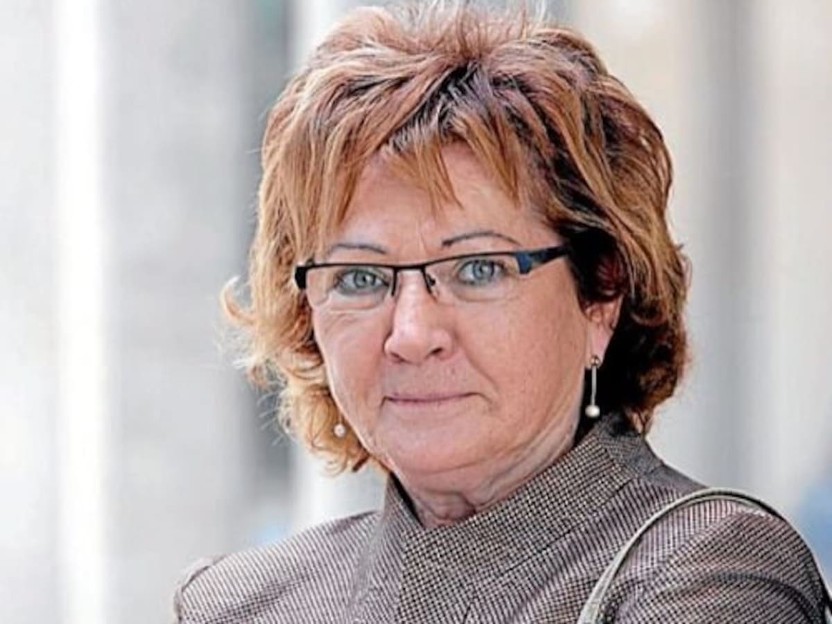 La filósofa y profesora Ascensión Cambrón ingresa en el Instituto José Cornide de Estudios Coruñeses