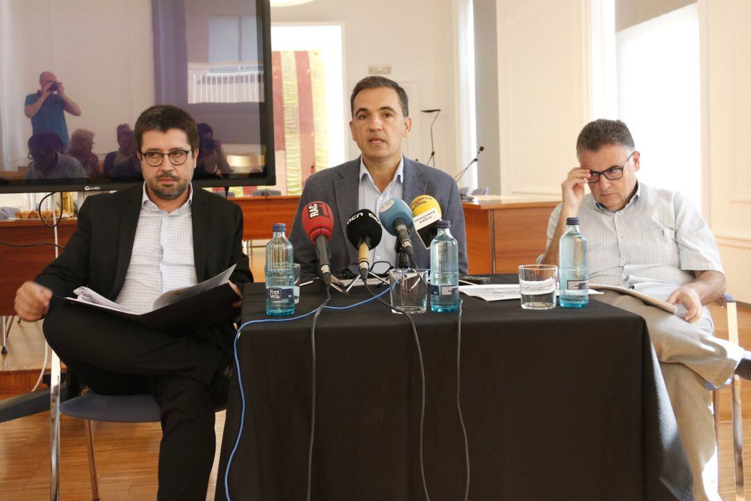 La roda de premsa del govern local de l'Ajuntament de Sant Feliu de Guíxols sobre la nova concessió