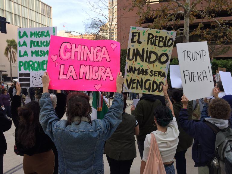 Protesta en San Diego contra la visita de Trump a la frontera.