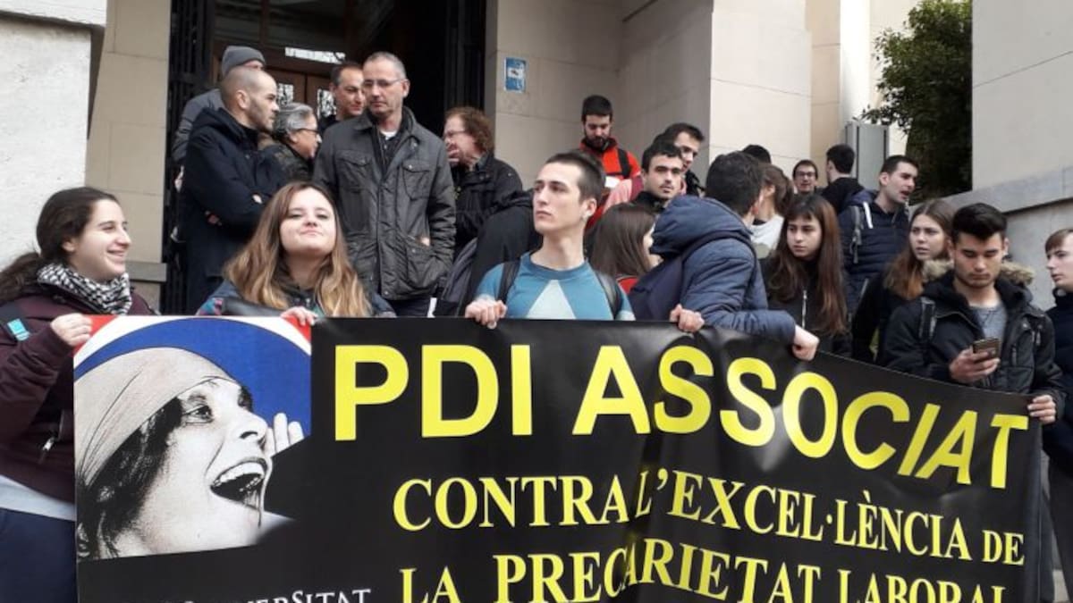 Profesores asociados: la Universitat de València no respeta ni valora la docencia