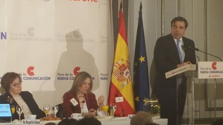 El Portavoz Jefe de la Comisión Europea durnate su intervencion en el Foro Nueva Comunicación en Madrid, antes de recibir la condecoración de la Orden de Isabel la Católica que le concede el ejecutivo español. Presentó el acto la Secretaria de Estado Carmen Martinez Castro