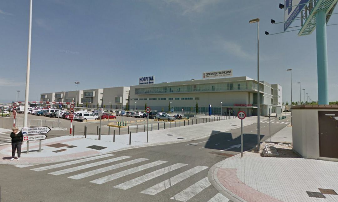 Entrada a Urgencias del hospital Francesc de Borja de Gandia 