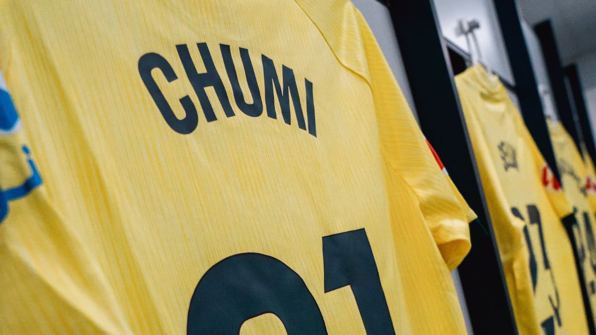 Con la camiseta amarilla el Almería no gana partidos.