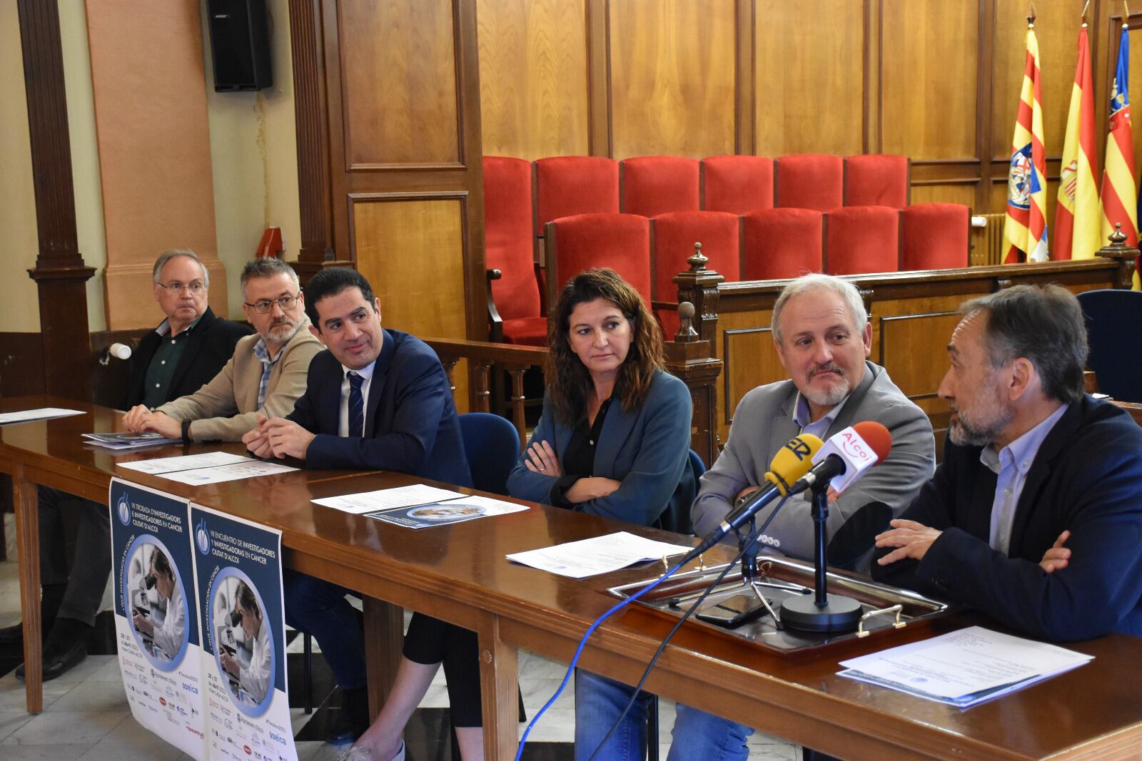 El VII Encuentro de investigadores e investigadoras en cáncer Ciutat d'Alcoi se ha presentado este jueves en el Ayuntamiento.