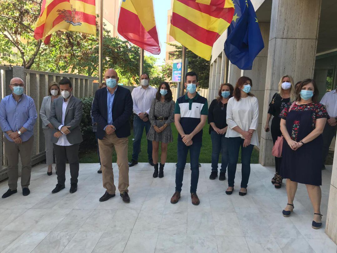 Minuto de silencio en el Consell de Ibiza