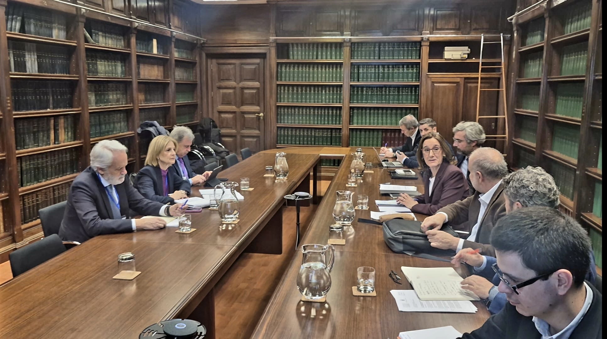 Reunión de Pelayo, Muñoz y Real con miembros del Ministerio de Transportes