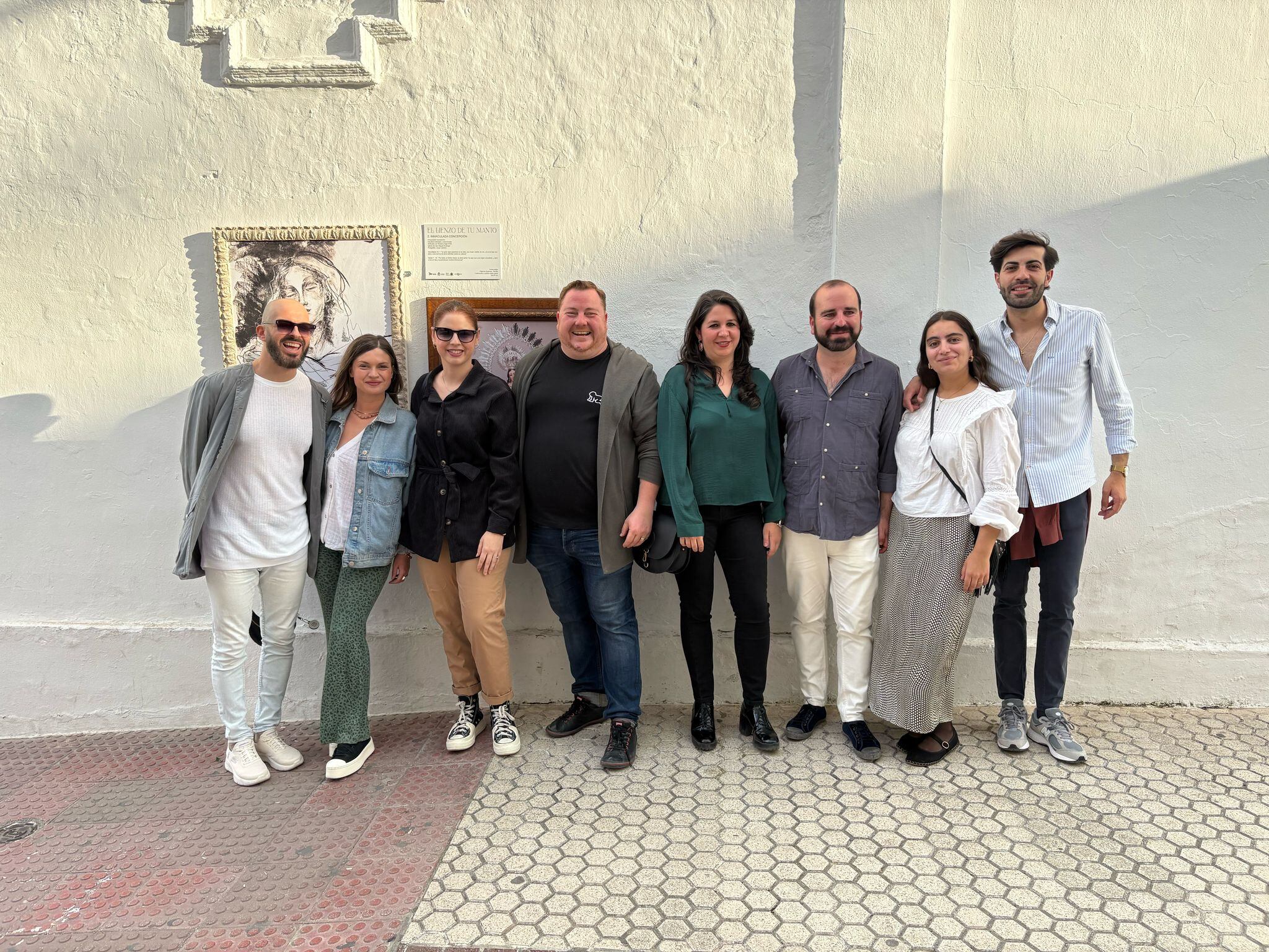 Parte organizadora de la Exposición El Lienzo de tu Manto.Grupo Ocio Creativo, Descubre Morón y artistas