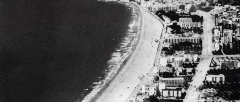 Imagen de los primeros años del &#039;boom&#039; turístico de Benidorm.