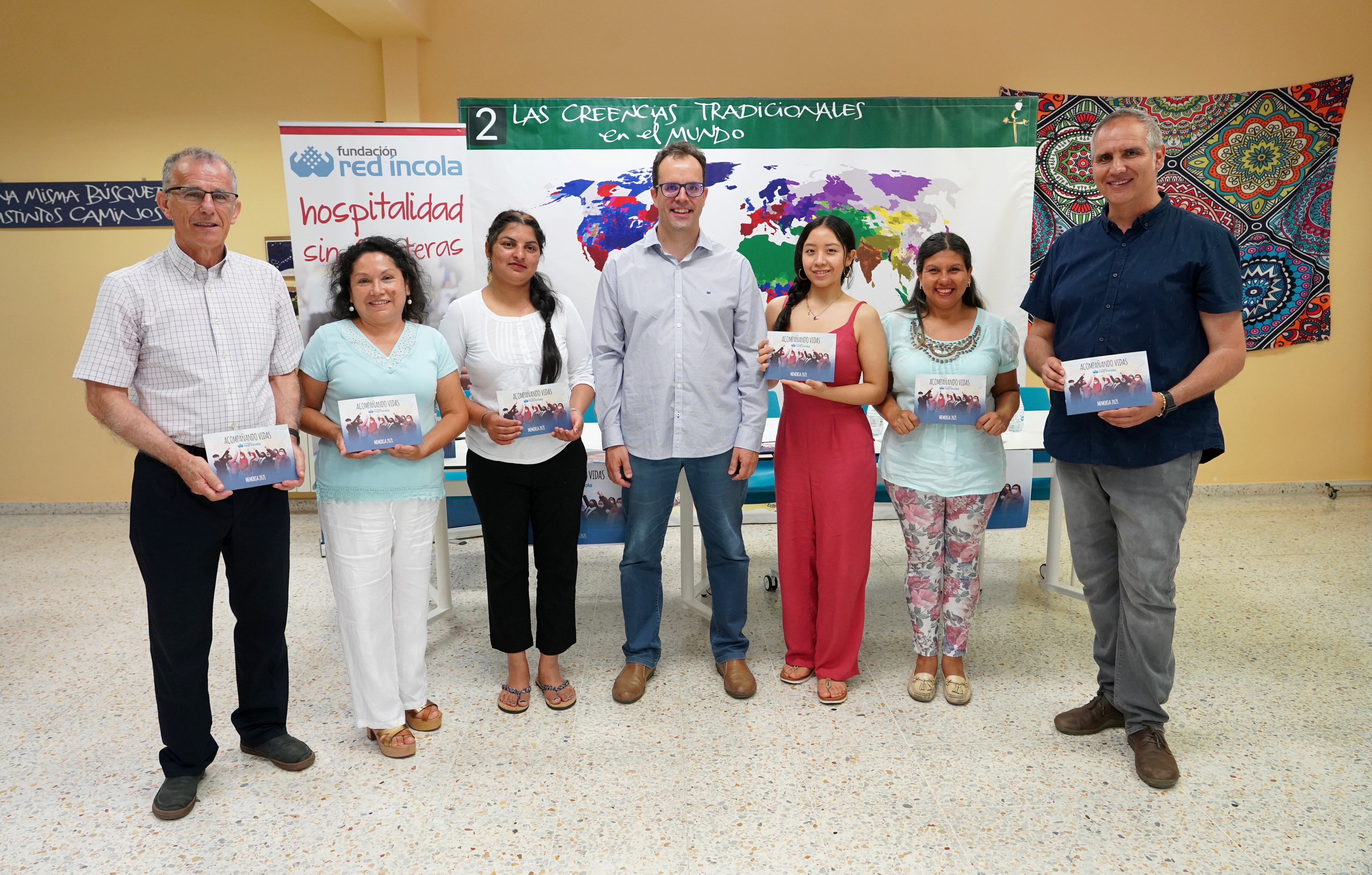 El presidente y el coordinador de la Fundación Red Íncola presentan la memoria de la ONG en 2021.