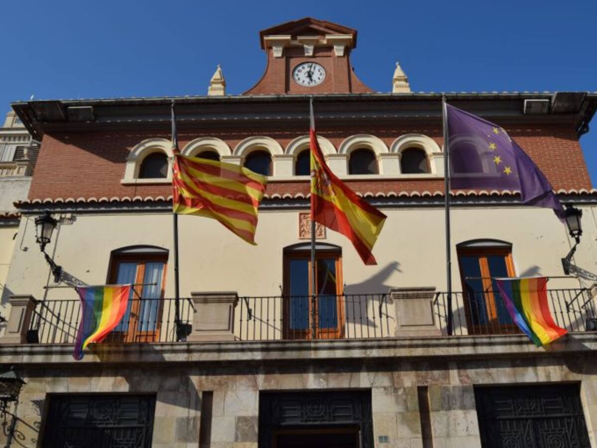 Nules apoya el movimiento LGTBI