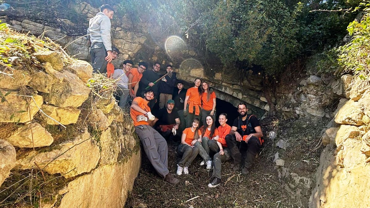 Estudiantes recuperan una fuente en Bicorp