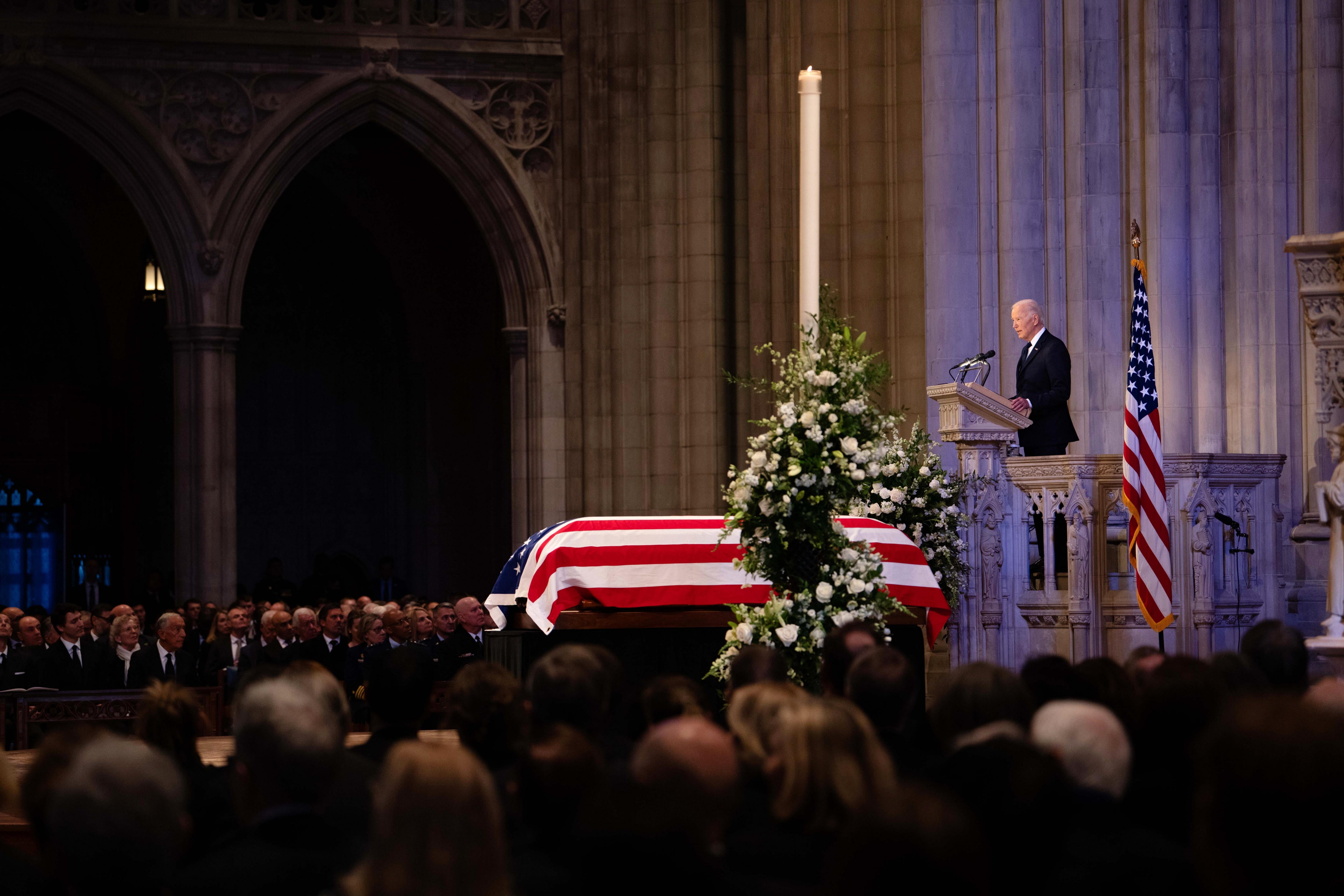 Biden despide a Jimmy Carter en el funeral de Estado celebrado tras su fallecimiento. 