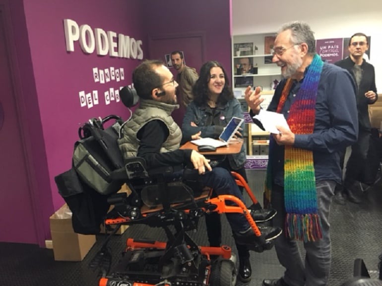 Pablo Echenique (Izquierda) y Pedro Arrojo, candidato de Podemos al Congreso por Zaragoza (derecha)